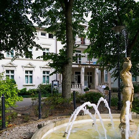 Hotel Apollo Darlowko Bagian luar foto