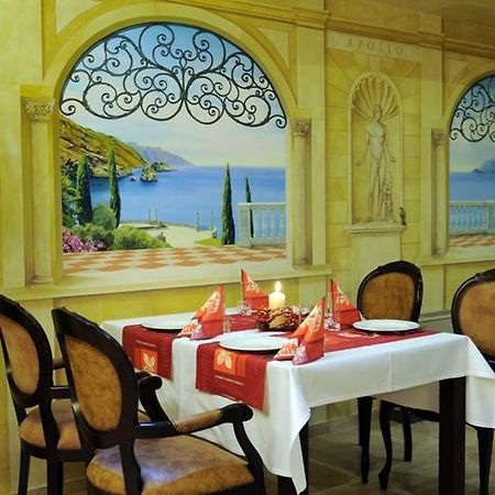 Hotel Apollo Darlowko Bagian luar foto