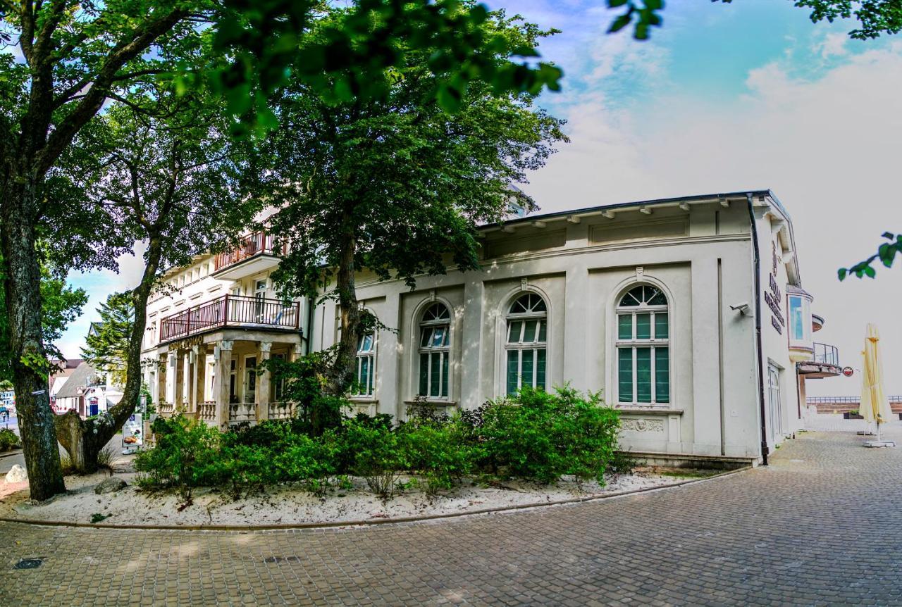 Hotel Apollo Darlowko Bagian luar foto