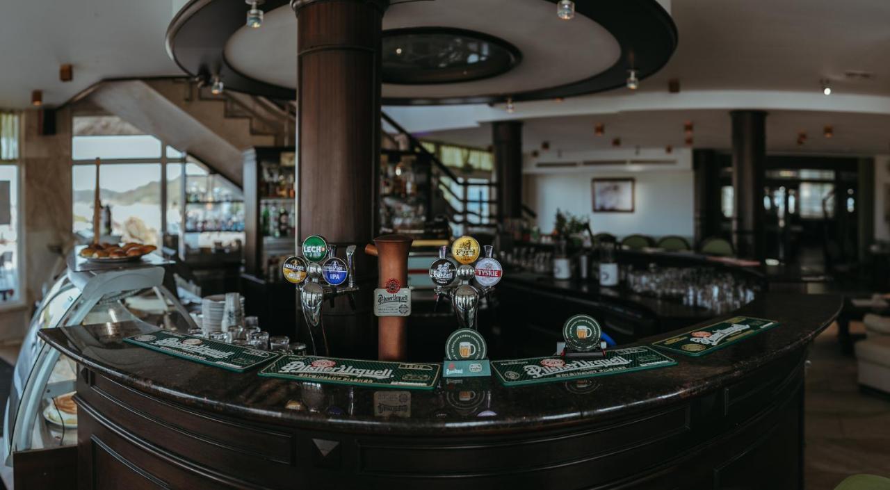 Hotel Apollo Darlowko Bagian luar foto