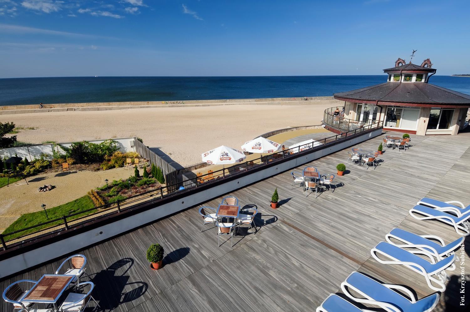 Hotel Apollo Darlowko Bagian luar foto